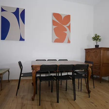 St Thomas House * Anversa